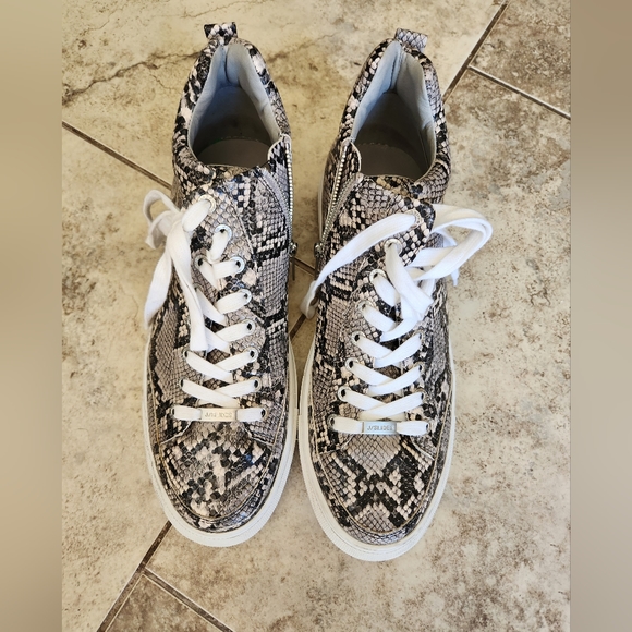 J slide sneakers - Picture 2 of 5